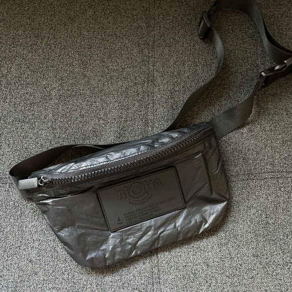Aloha Collection mini hip pack - Picture 1 of 4